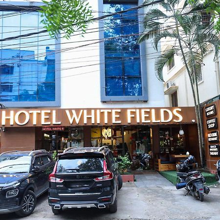 Hotel White Fields Hitec City, Гайдарабад Екстер'єр фото