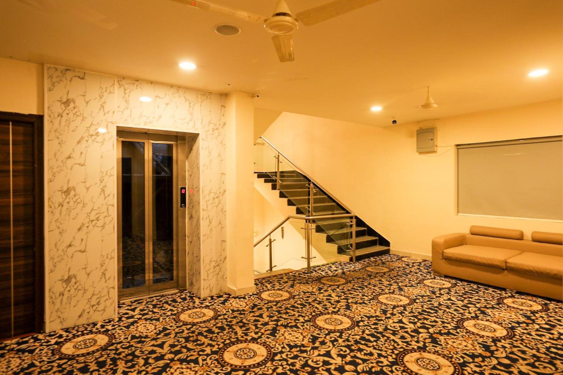 Hotel White Fields Hitec City, Гайдарабад Екстер'єр фото